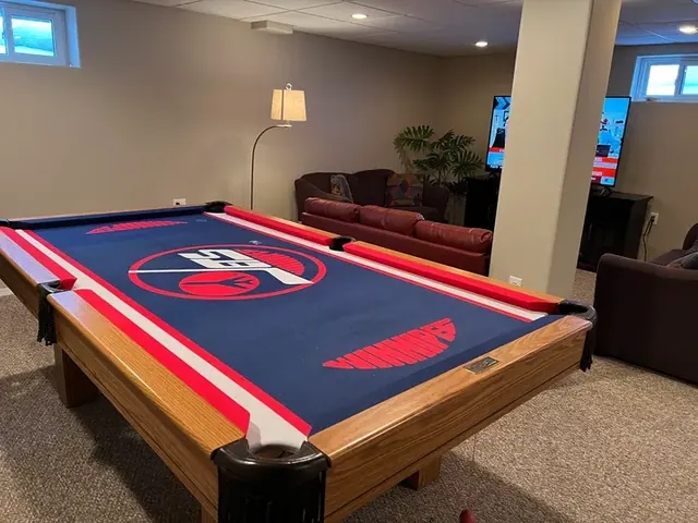 Pool table